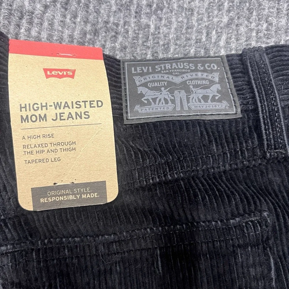 Levi's Corduroy‎ Mom Jeans Women's Size 30x30 Black Pants Tapered High Rise New
